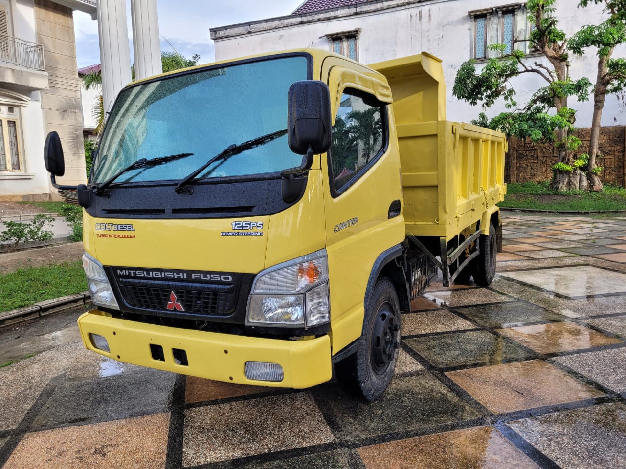 Second Hand 2012 Mitsubishi Colt L300 Second Hand 2012 Mitsubishi Colt L300