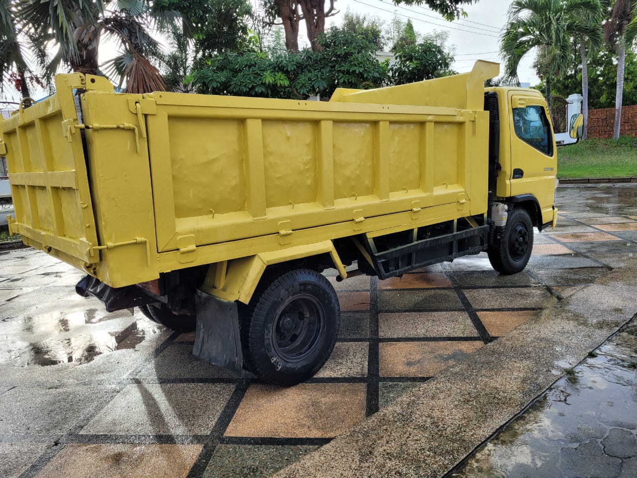 2012 Mitsubishi Colt L300 2012 Mitsubishi Colt L300