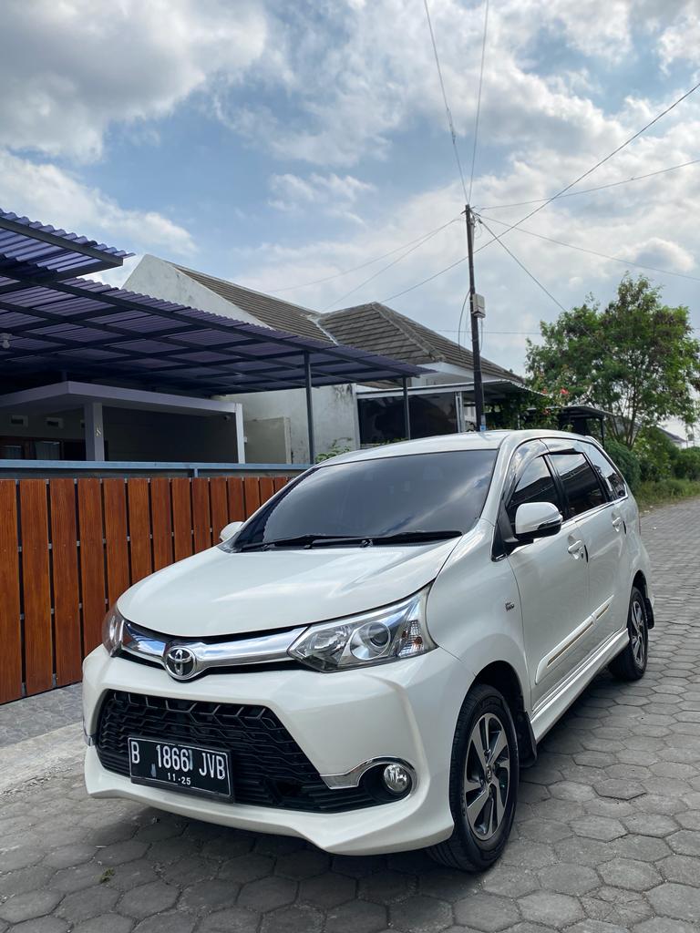 2015 Toyota Avanza Veloz  1.5 AT 2015 Toyota Avanza Veloz  1.5 AT