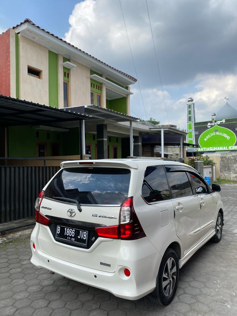 2015 Toyota Avanza Veloz  1.5 AT 2015 Toyota Avanza Veloz  1.5 AT