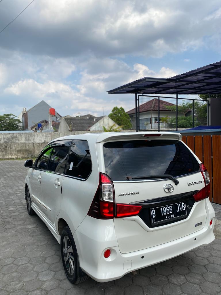 2015 Toyota Avanza Veloz  1.5 AT 2015 Toyota Avanza Veloz  1.5 AT