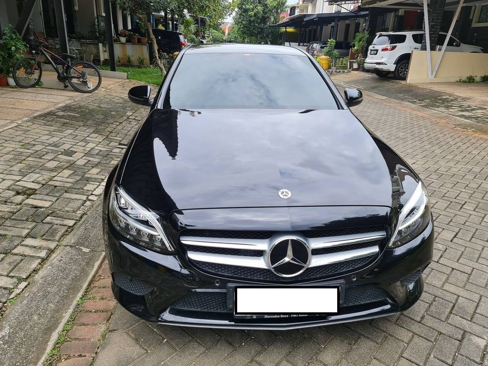 Mercedes Benz C-CLASS SEDAN 2018 Bekas Mercedes Benz C-CLASS SEDAN 2018 Bekas