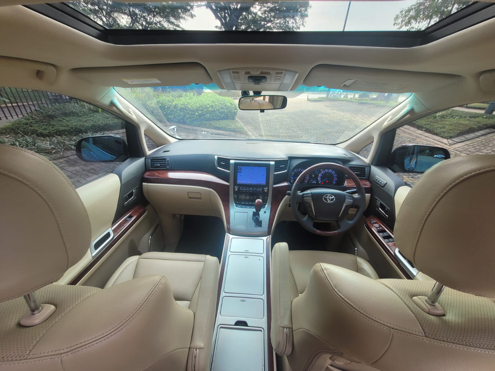 2011 Toyota Vellfire 2011 Toyota Vellfire