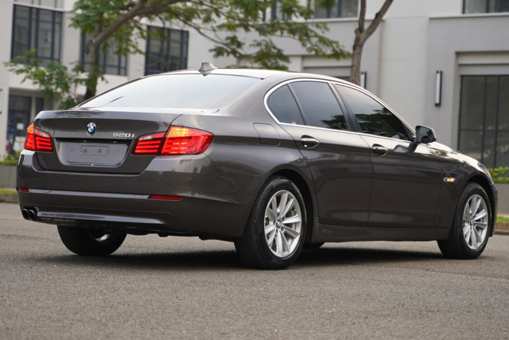 2013 BMW 5 Series Sedan 520i Luxury 2013 BMW 5 Series Sedan 520i Luxury