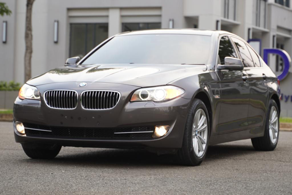 2013 BMW 5 Series Sedan 520i Luxury Bekas