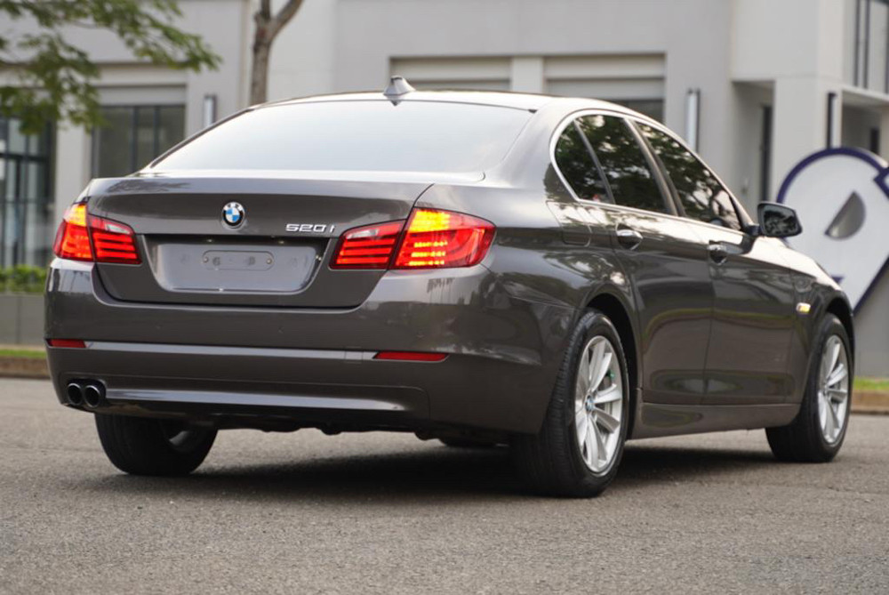 2013 BMW 5 Series Sedan 520i Luxury 2013 BMW 5 Series Sedan 520i Luxury