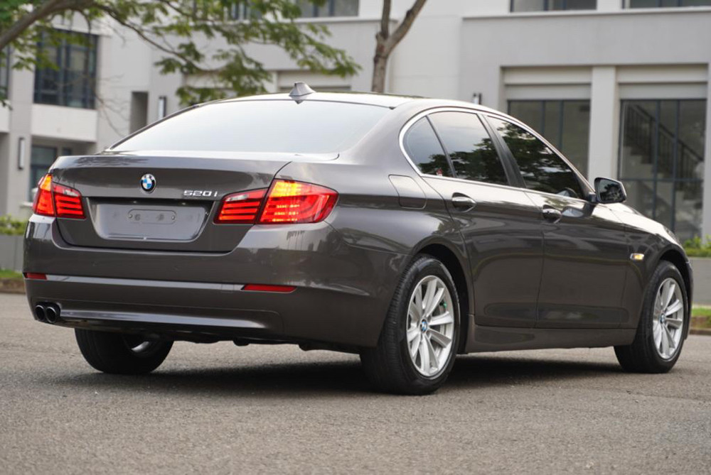 2013 BMW 5 Series Sedan 520i Luxury 2013 BMW 5 Series Sedan 520i Luxury