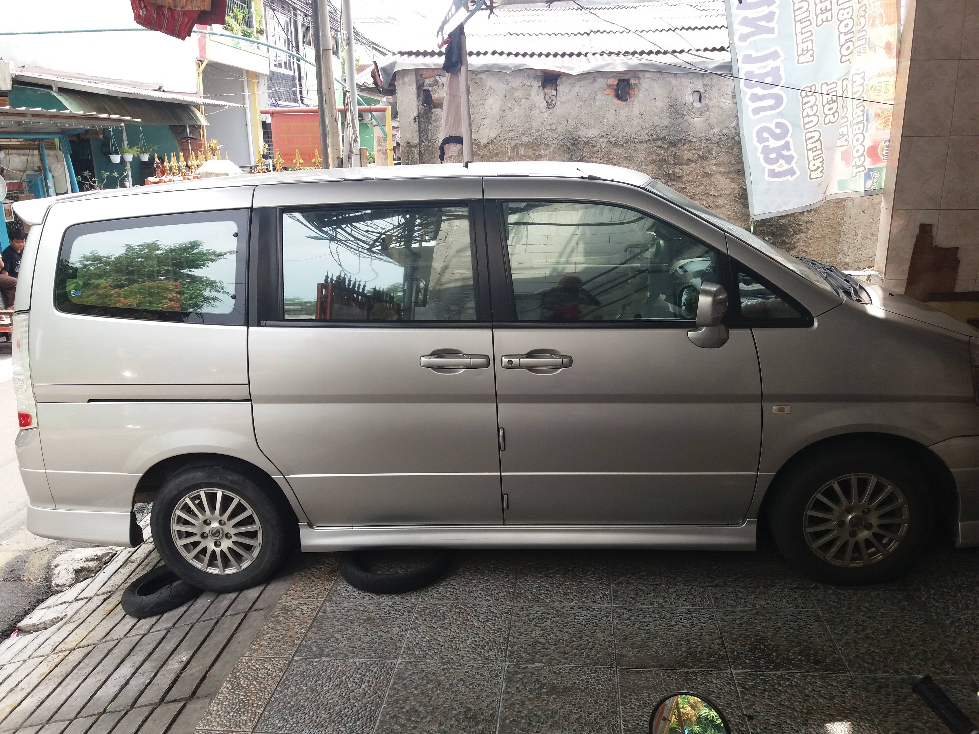 2010 Nissan Serena 2010 Nissan Serena