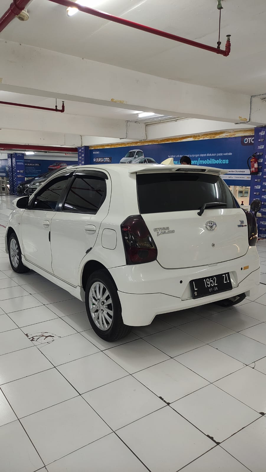 Dijual 2015 Toyota Etios Valco E M/T E M/T Bekas