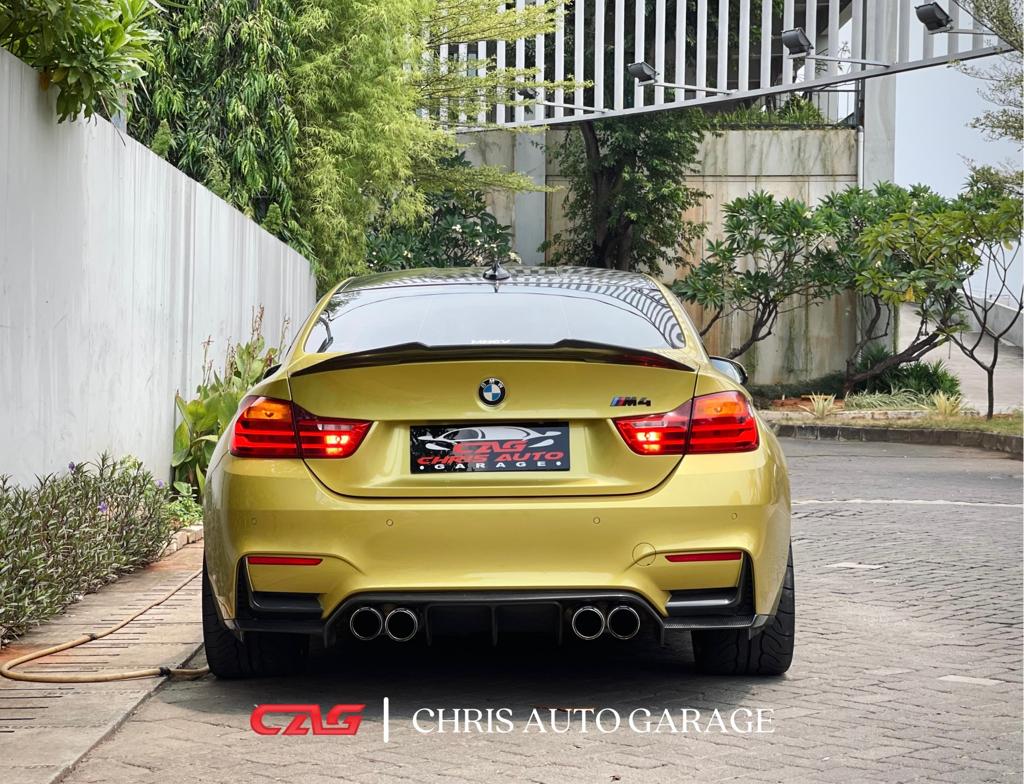 2015 BMW M4 Coupe 2015 BMW M4 Coupe