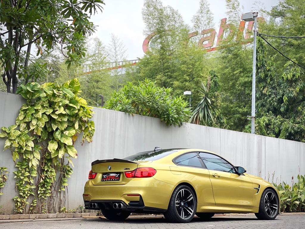 2015 BMW M4 Coupe 2015 BMW M4 Coupe