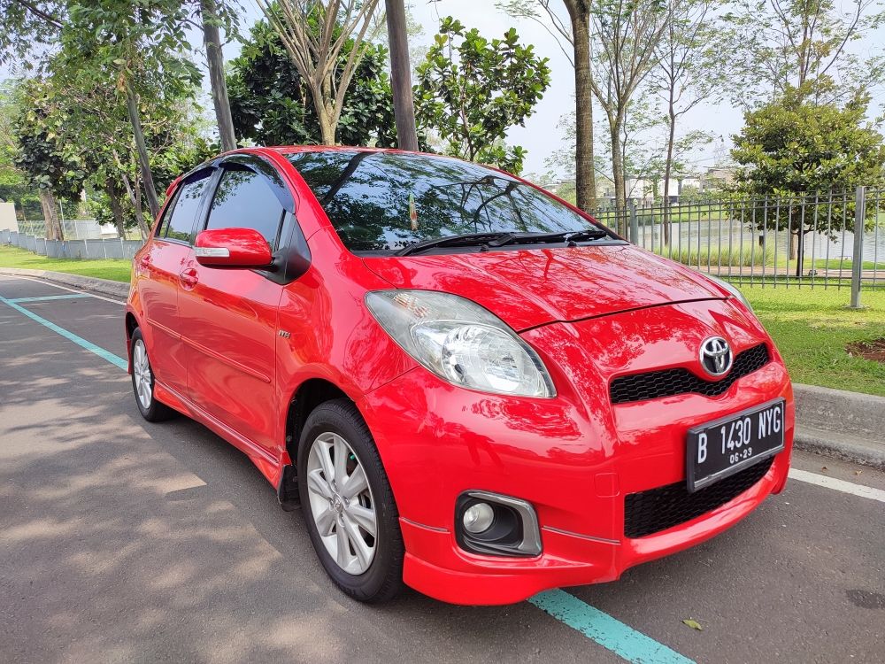 Old 2013 Toyota Yaris  S Limited AT S Limited AT