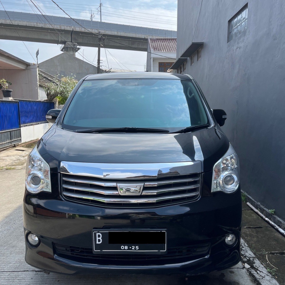 Second Hand 2015 Toyota NAV1 Second Hand 2015 Toyota NAV1