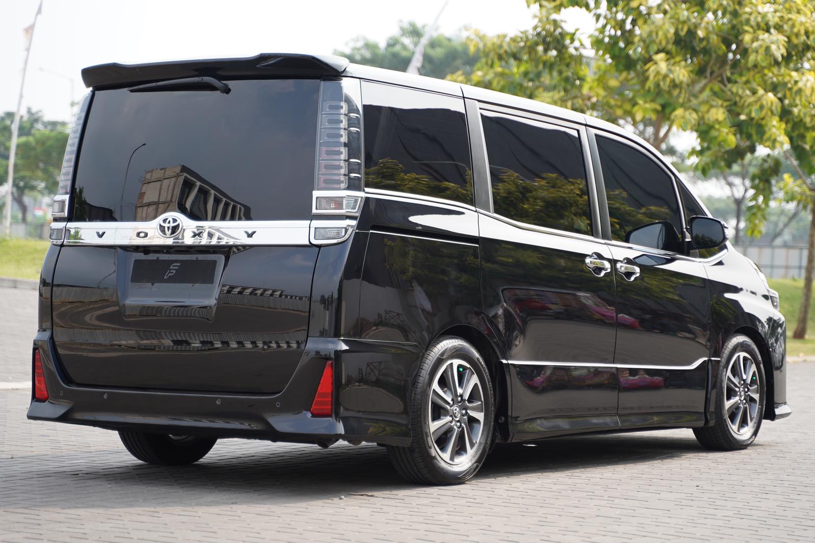 2018 Toyota Voxy 2.0 CVT 2018 Toyota Voxy 2.0 CVT