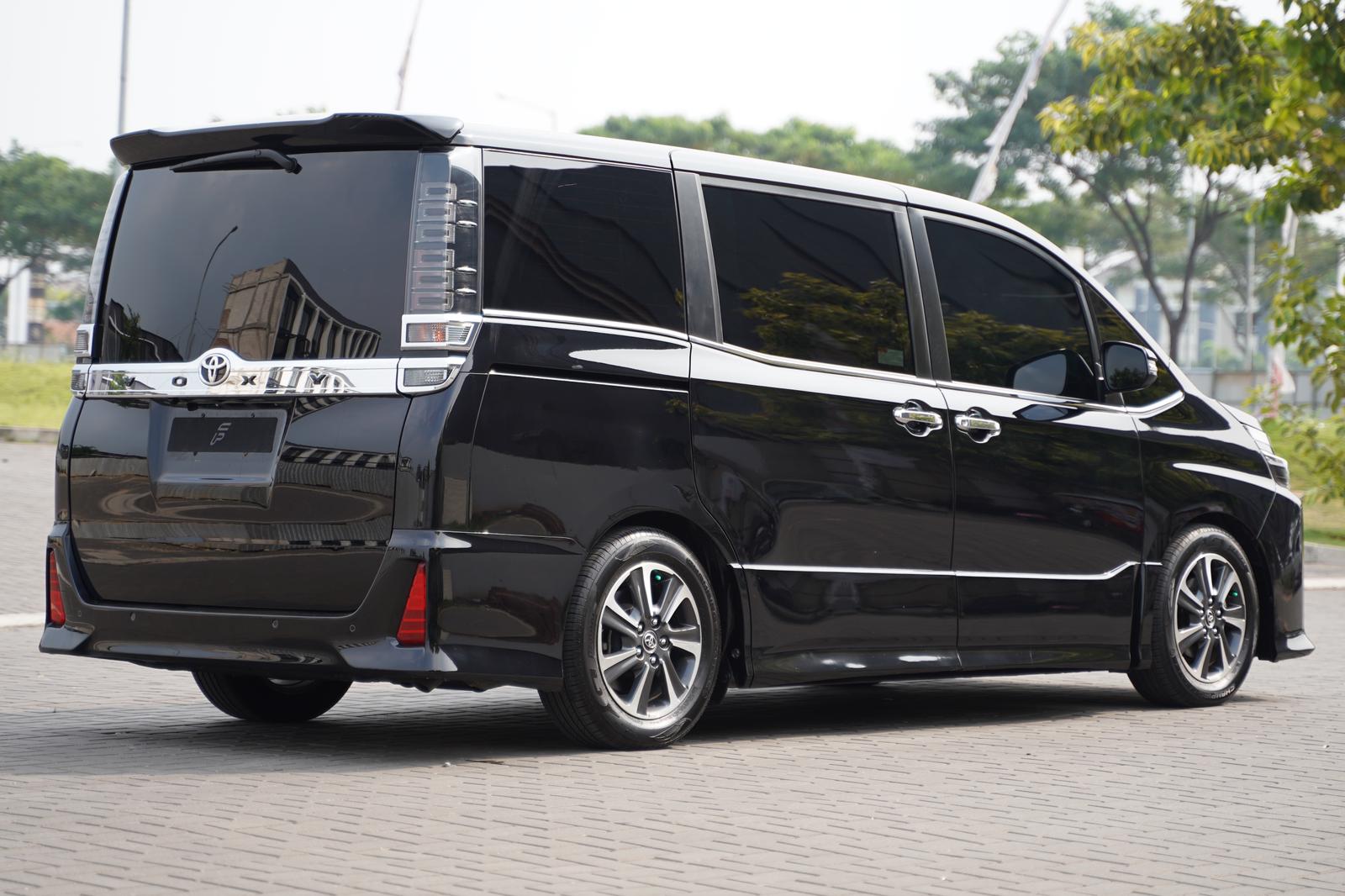 2018 Toyota Voxy 2.0 CVT 2018 Toyota Voxy 2.0 CVT