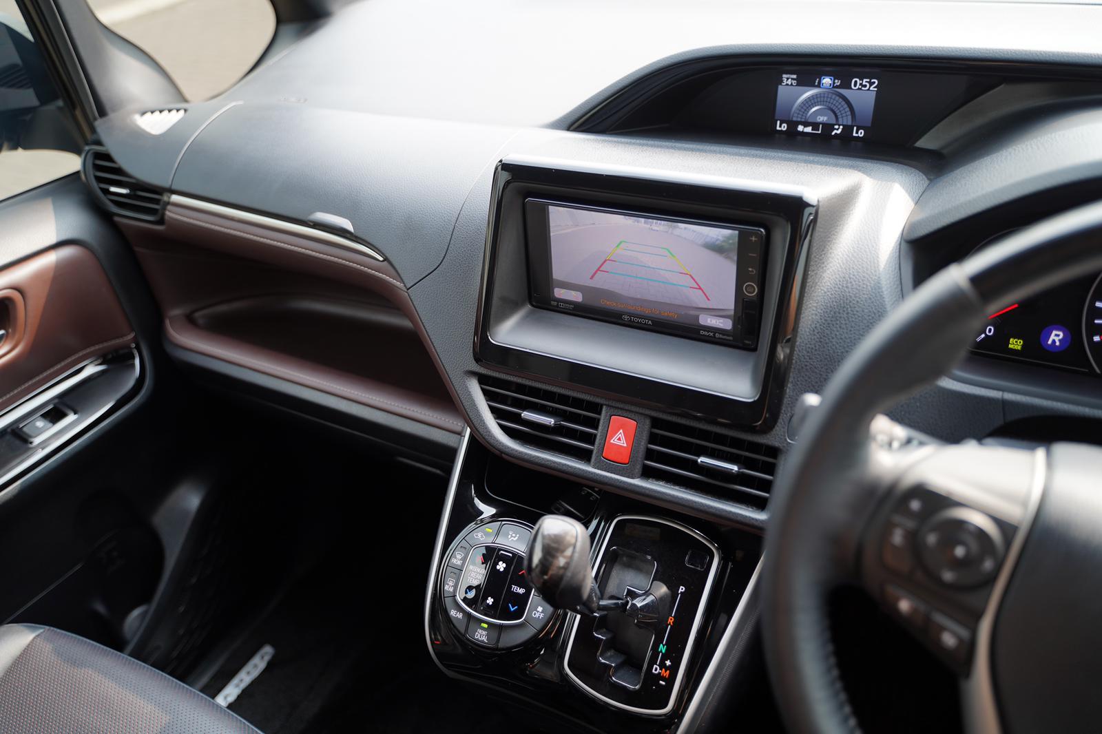 2018 Toyota Voxy 2.0 CVT 2018 Toyota Voxy 2.0 CVT