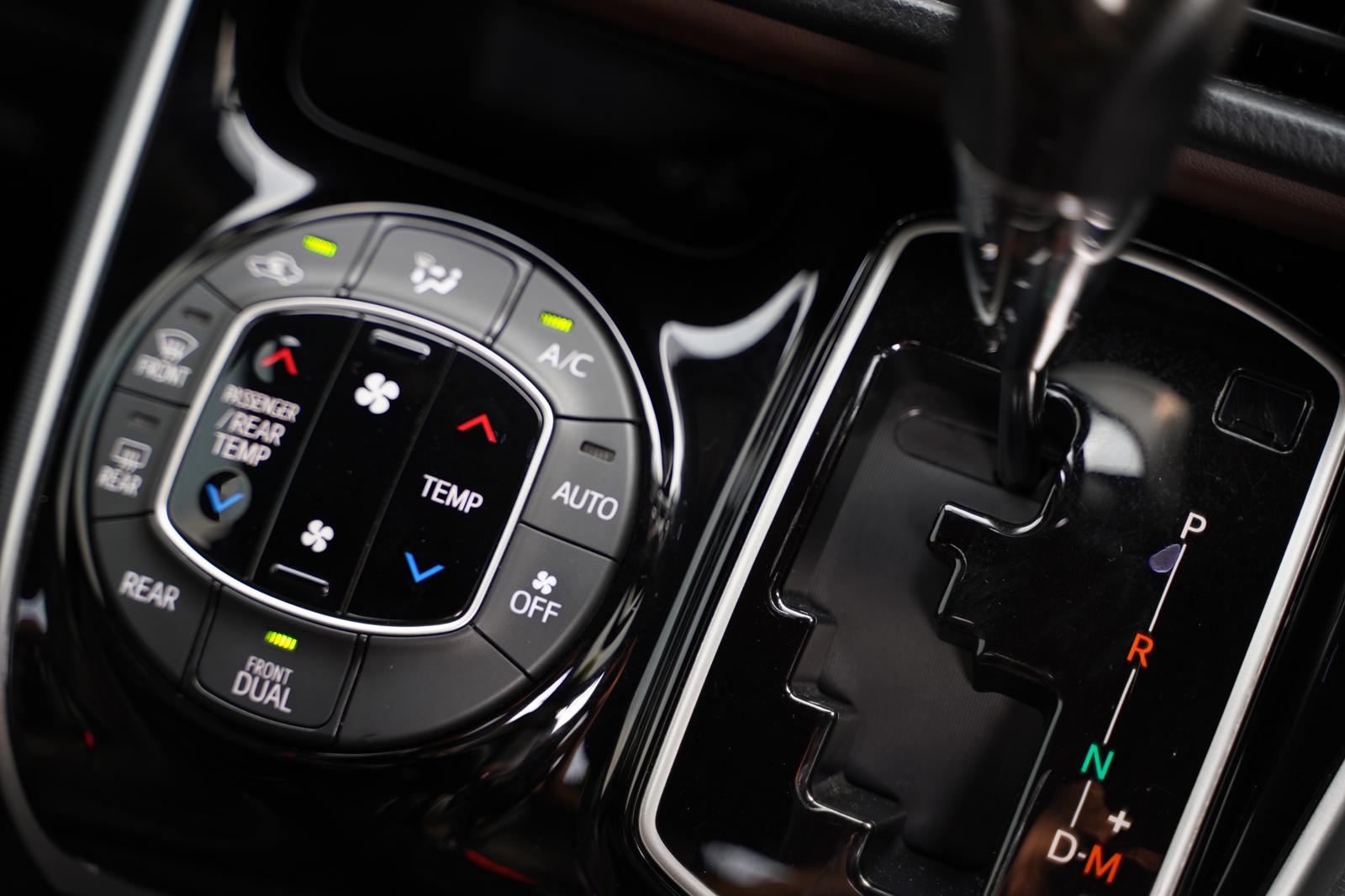 2018 Toyota Voxy 2.0 CVT 2018 Toyota Voxy 2.0 CVT