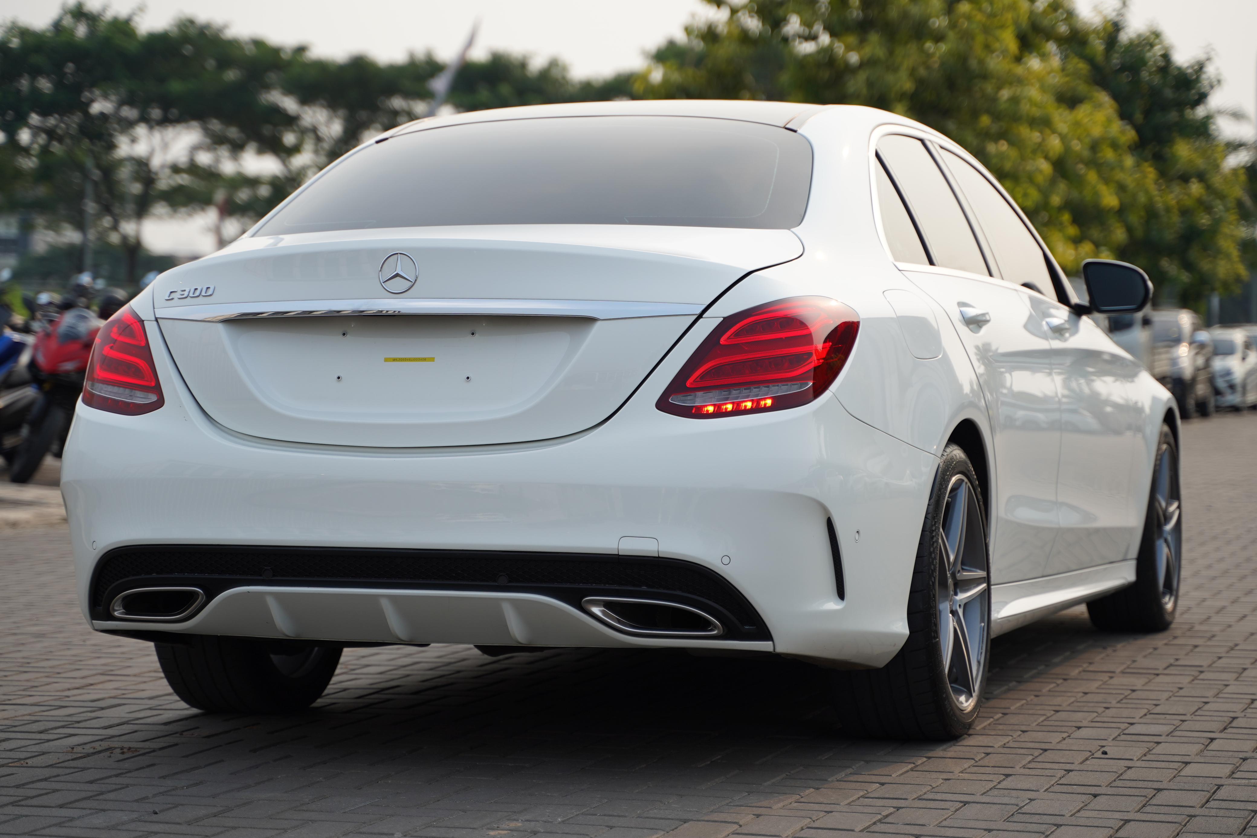 2018 Mercedes Benz C-Class Sedan C 300 AMG Line 2018 Mercedes Benz C-Class Sedan C 300 AMG Line