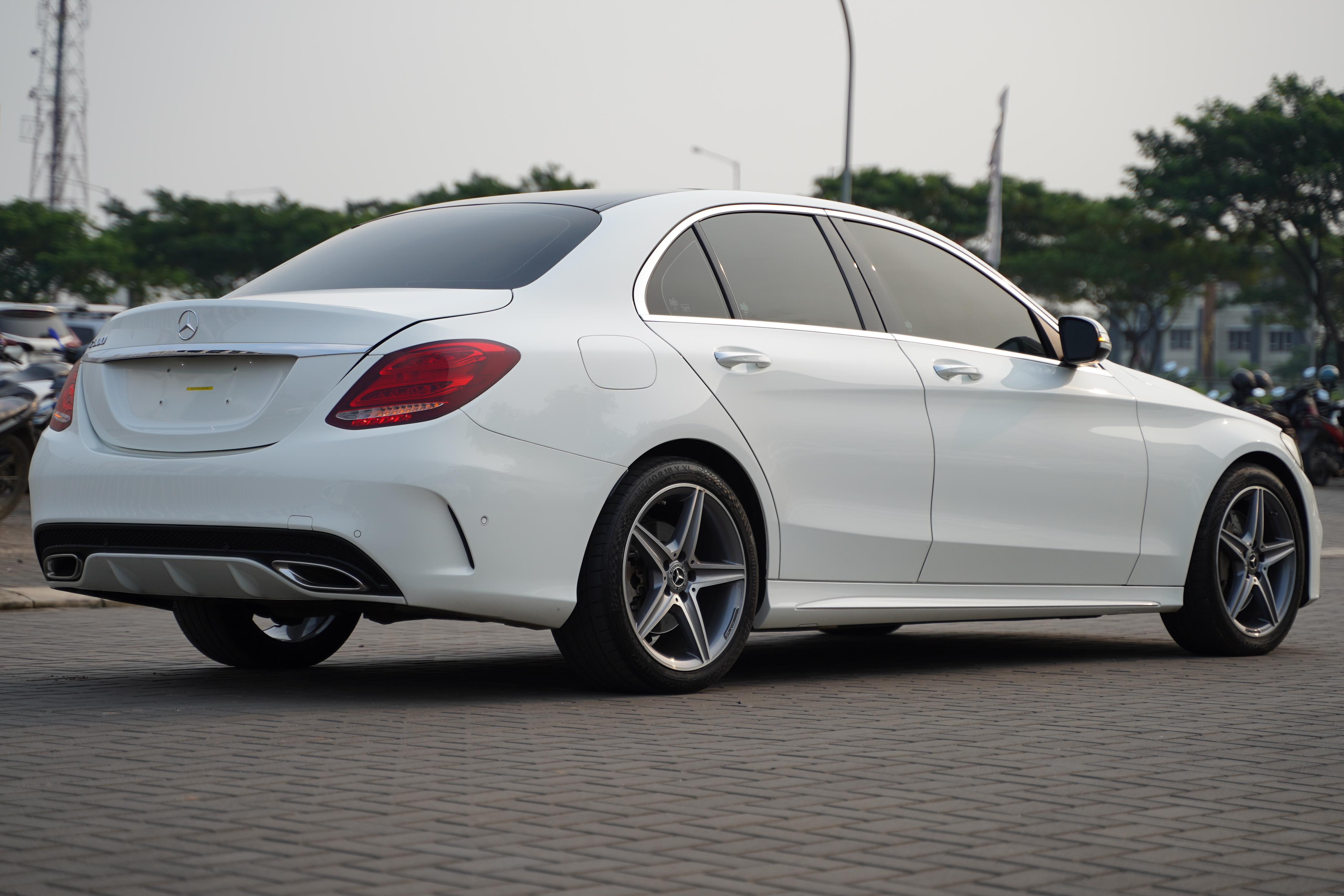 2018 Mercedes Benz C-Class Sedan C 300 AMG Line 2018 Mercedes Benz C-Class Sedan C 300 AMG Line