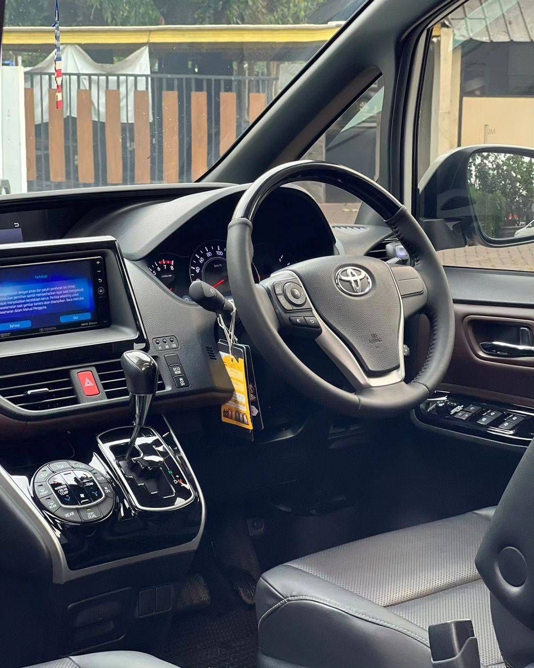 2017 Toyota Voxy 2017 Toyota Voxy