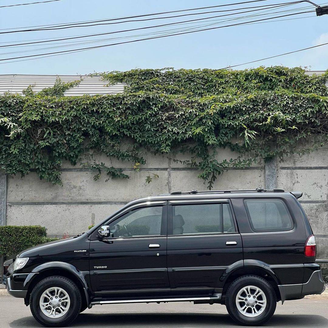 2017 Isuzu Panther 2017 Isuzu Panther