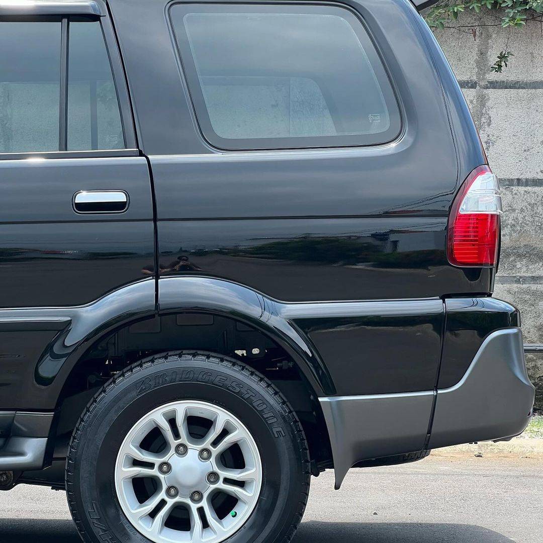 2017 Isuzu Panther 2017 Isuzu Panther