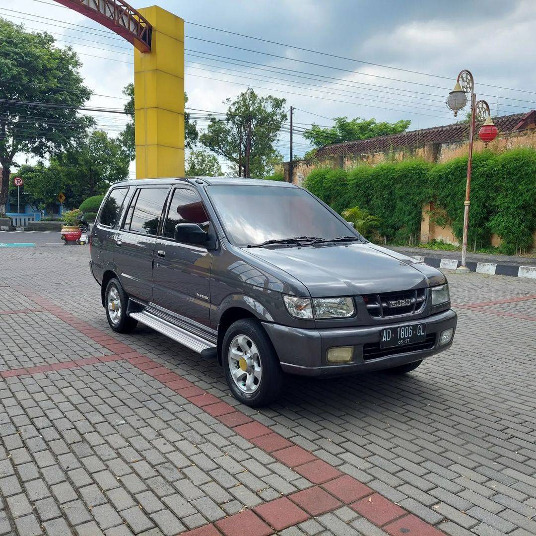 Second Hand 2002 Isuzu Panther Second Hand 2002 Isuzu Panther