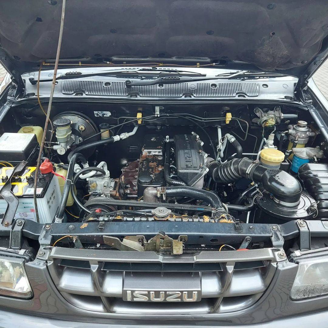 2002 Isuzu Panther 2002 Isuzu Panther