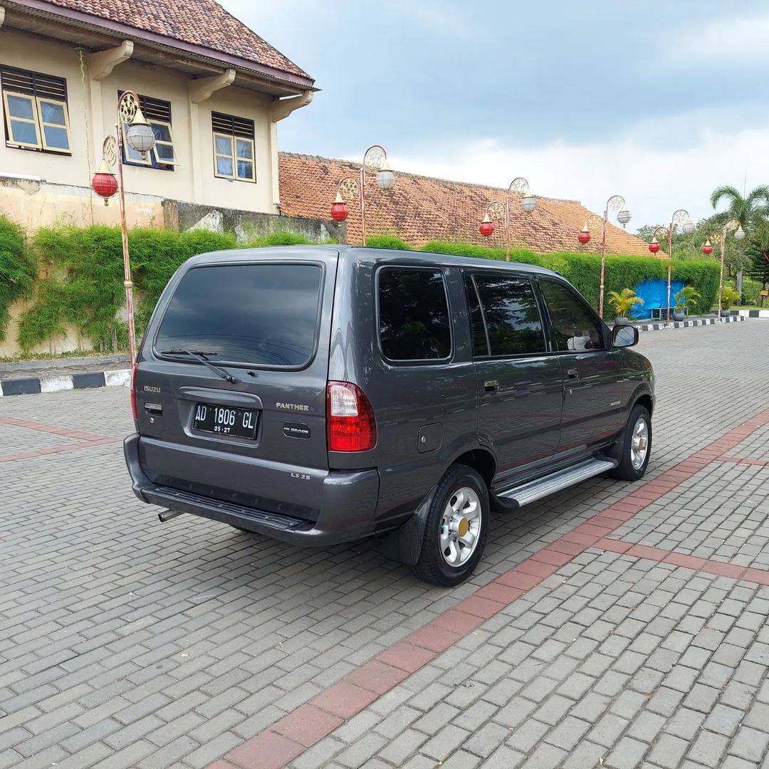 2002 Isuzu Panther 2002 Isuzu Panther