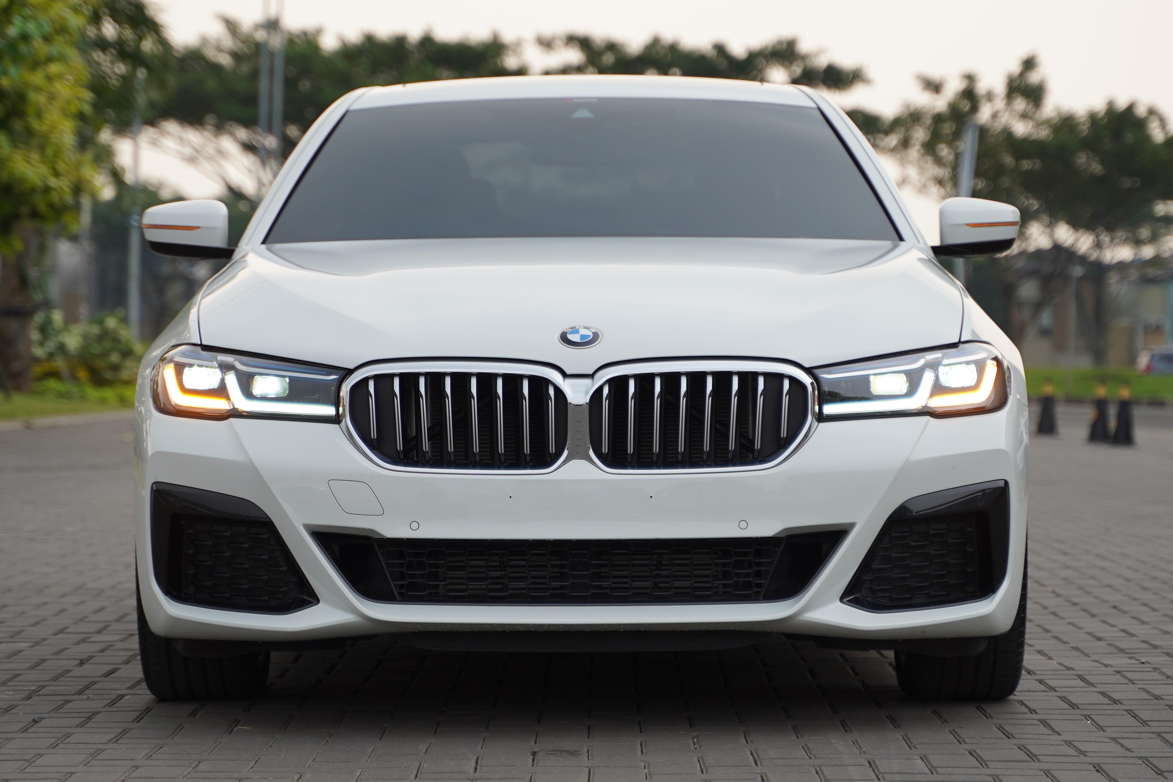 2022 BMW 5 Series Sedan  520i M Sport