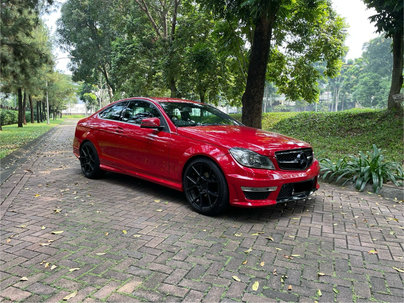 2012 Mercedes Benz C-Class  C 180 Coupe MT 2012 Mercedes Benz C-Class  C 180 Coupe MT