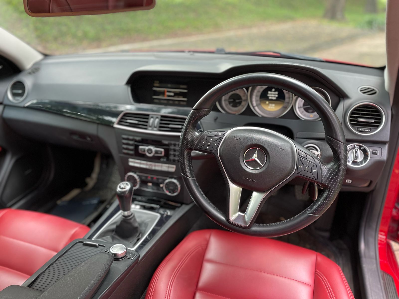 2012 Mercedes Benz C-Class  C 180 Coupe MT 2012 Mercedes Benz C-Class  C 180 Coupe MT