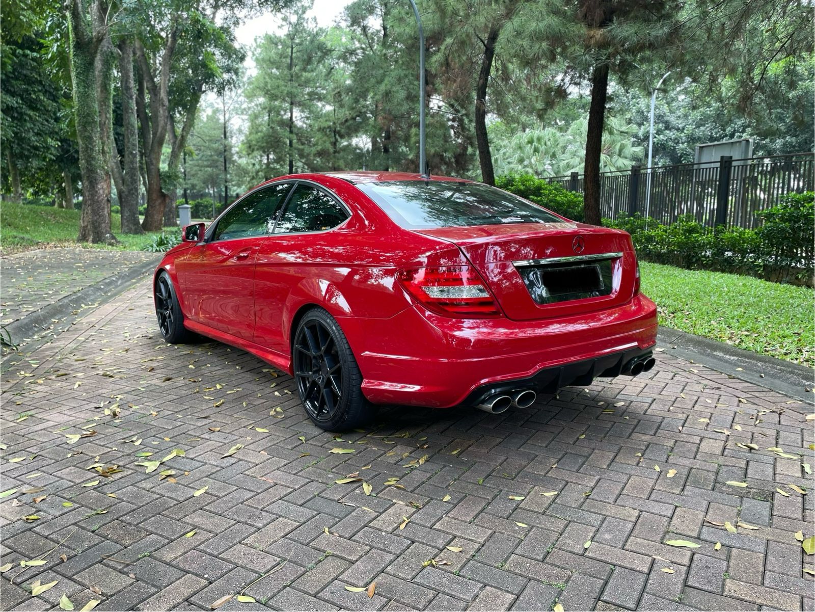 2012 Mercedes Benz C-Class  C 180 Coupe MT 2012 Mercedes Benz C-Class  C 180 Coupe MT