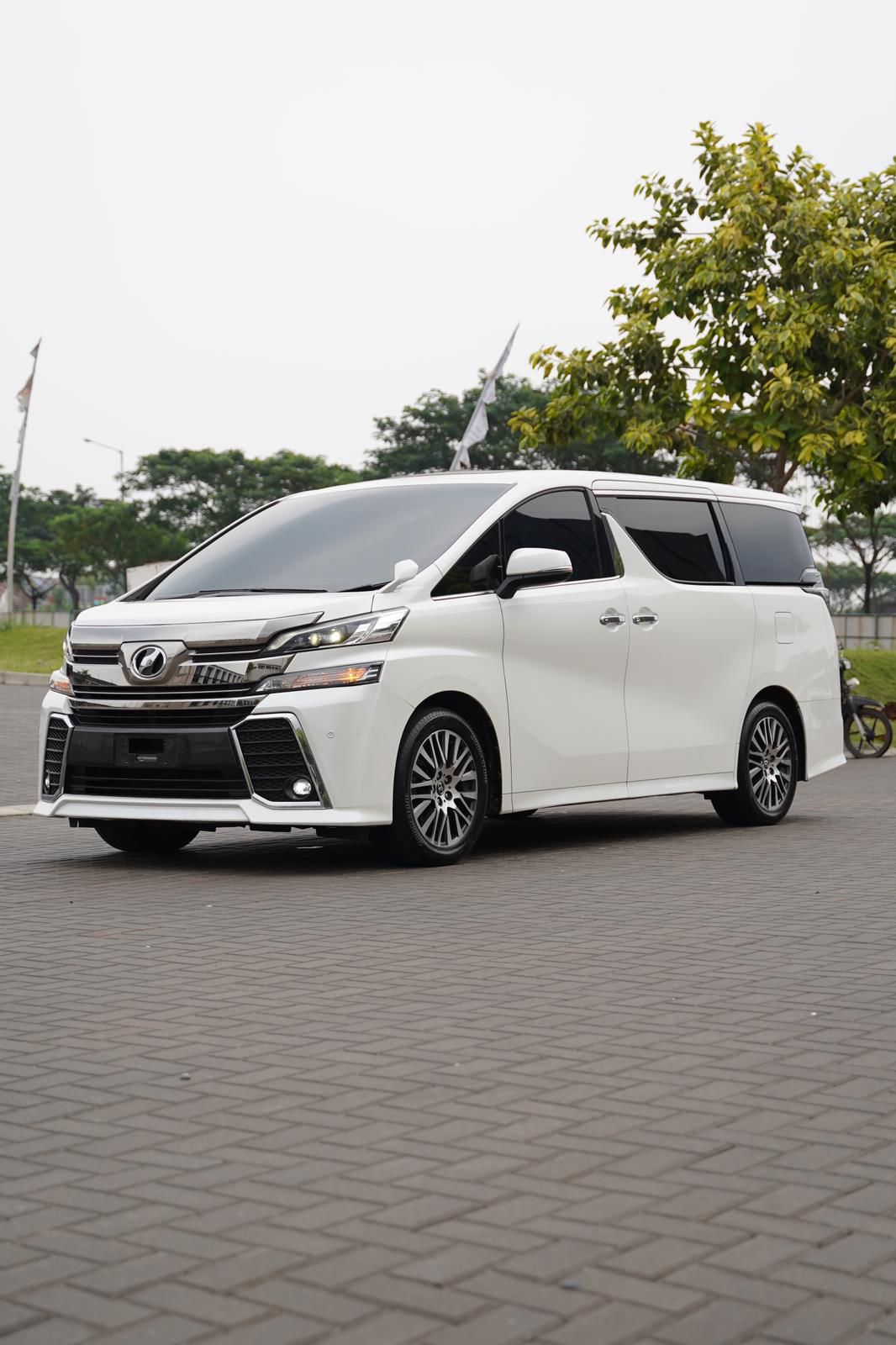 Second Hand 2016 Toyota Vellfire  2.5L ZG AT Second Hand 2016 Toyota Vellfire  2.5L ZG AT