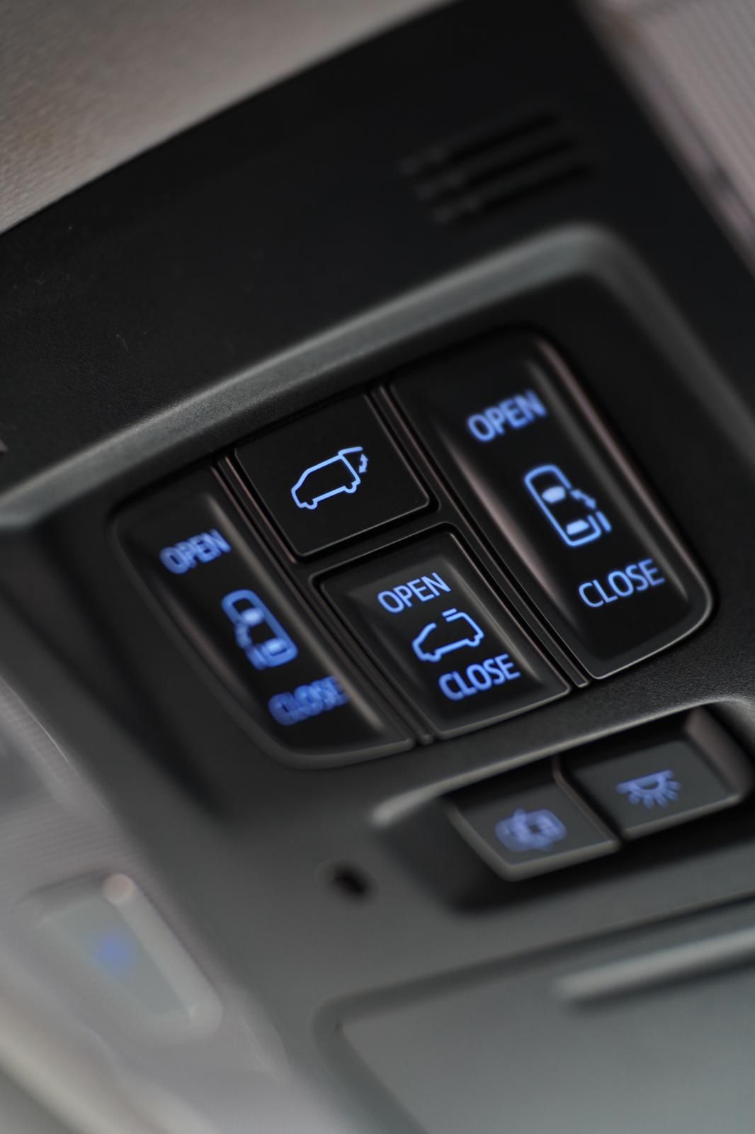 2016 Toyota Vellfire  2.5L ZG AT 2016 Toyota Vellfire  2.5L ZG AT