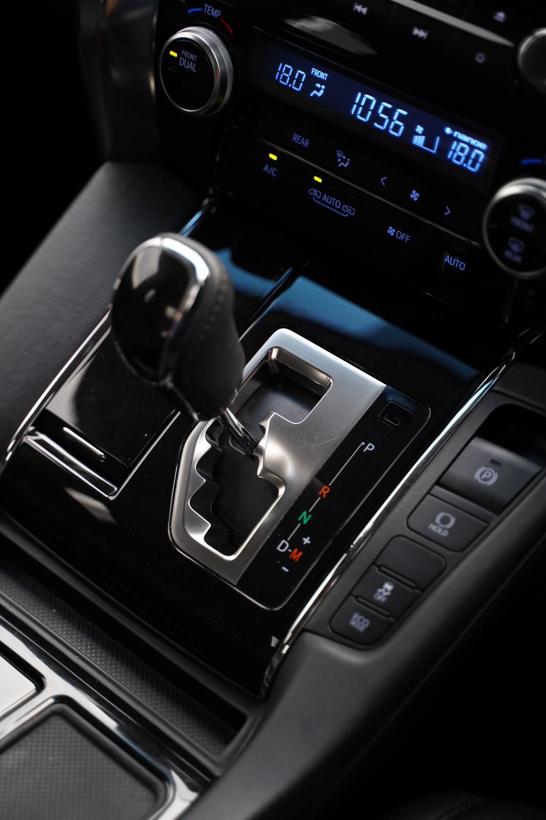 2016 Toyota Vellfire  2.5L ZG AT 2016 Toyota Vellfire  2.5L ZG AT