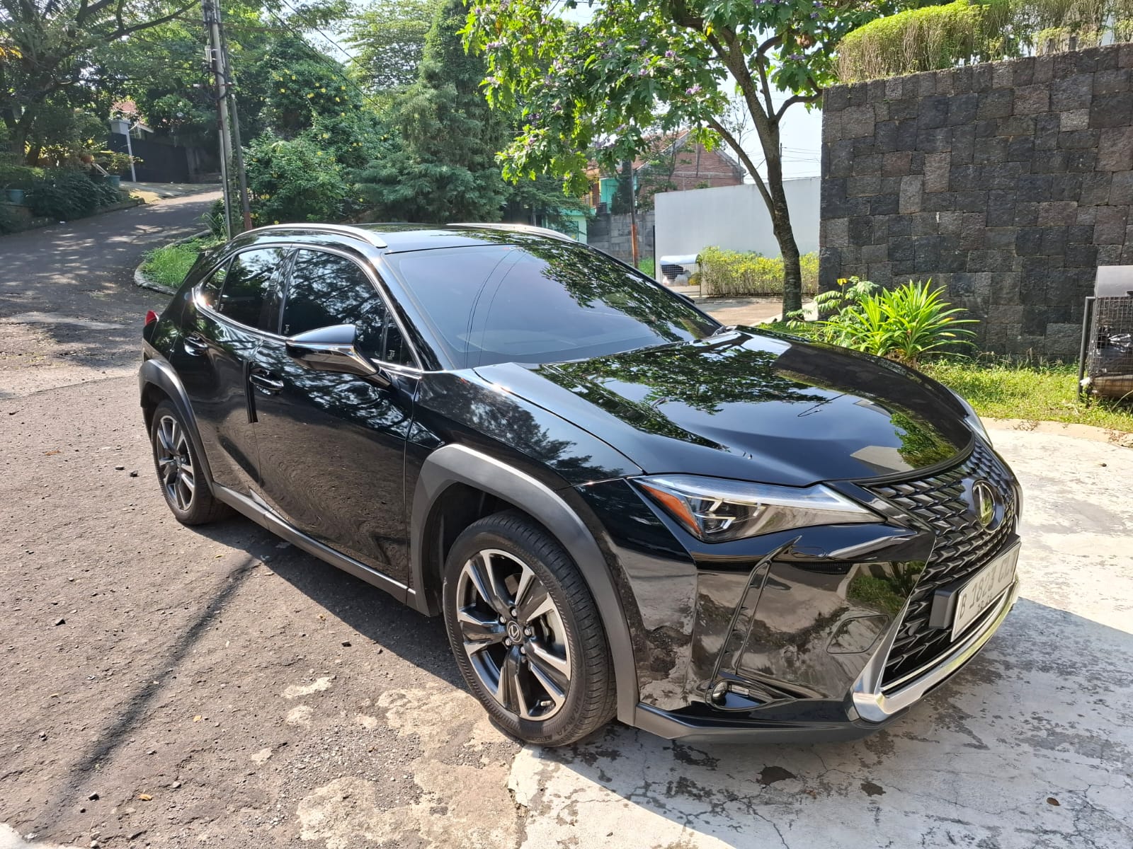 2021 Lexus UX  200 F-Sport Bekas 2021 Lexus UX  200 F-Sport Bekas