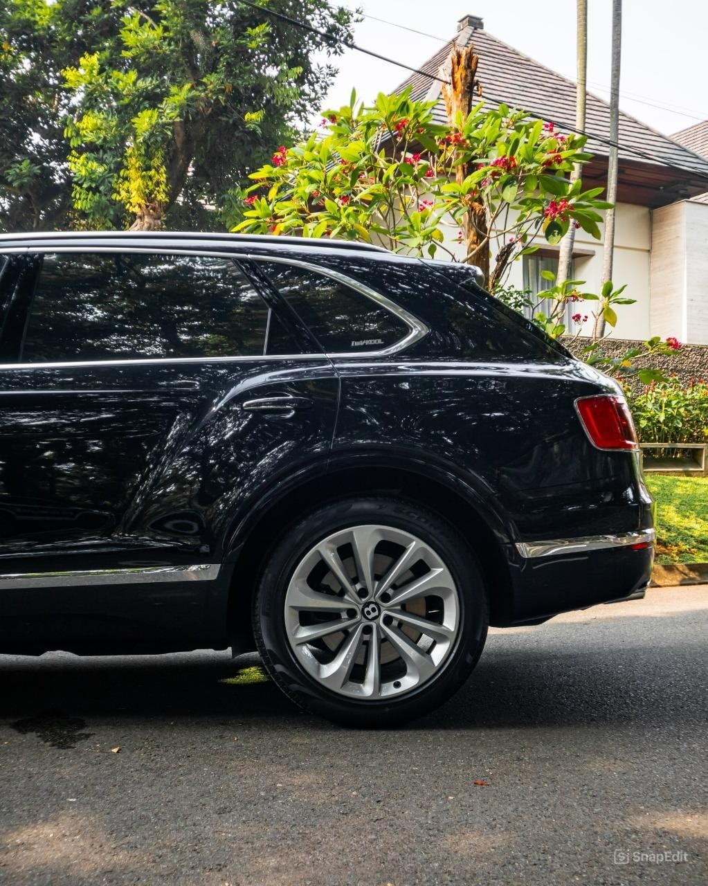 2016 Bentley Bentayga 4.0 L 2016 Bentley Bentayga 4.0 L