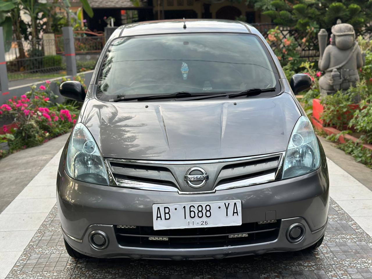 Second Hand 2011 Nissan Grand Livina Second Hand 2011 Nissan Grand Livina