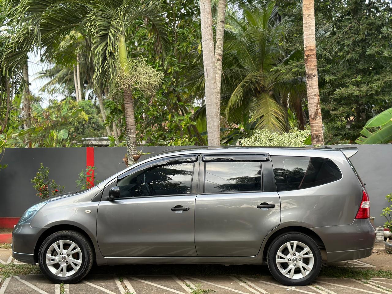 2011 Nissan Grand Livina 2011 Nissan Grand Livina