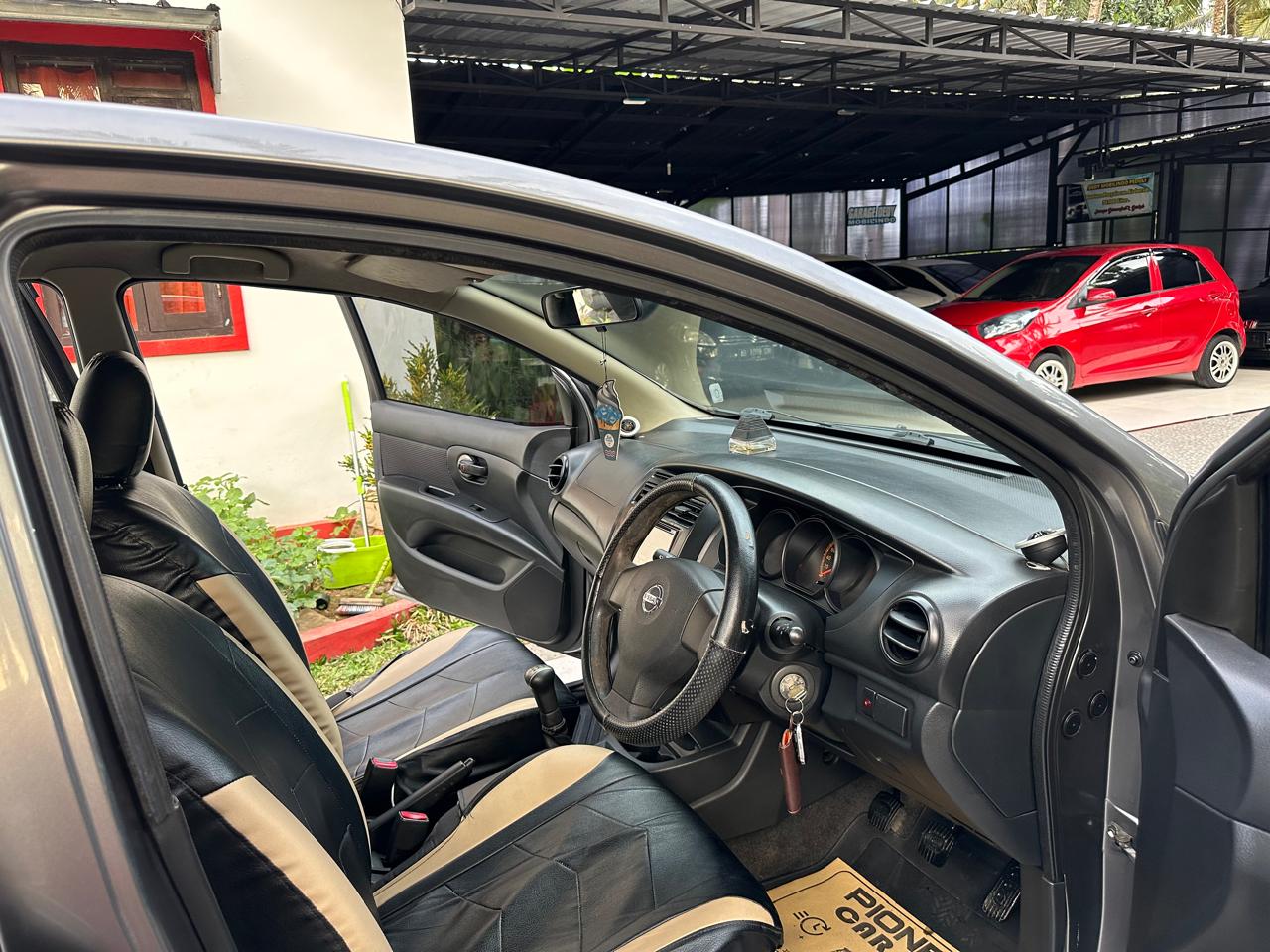 2011 Nissan Grand Livina 2011 Nissan Grand Livina