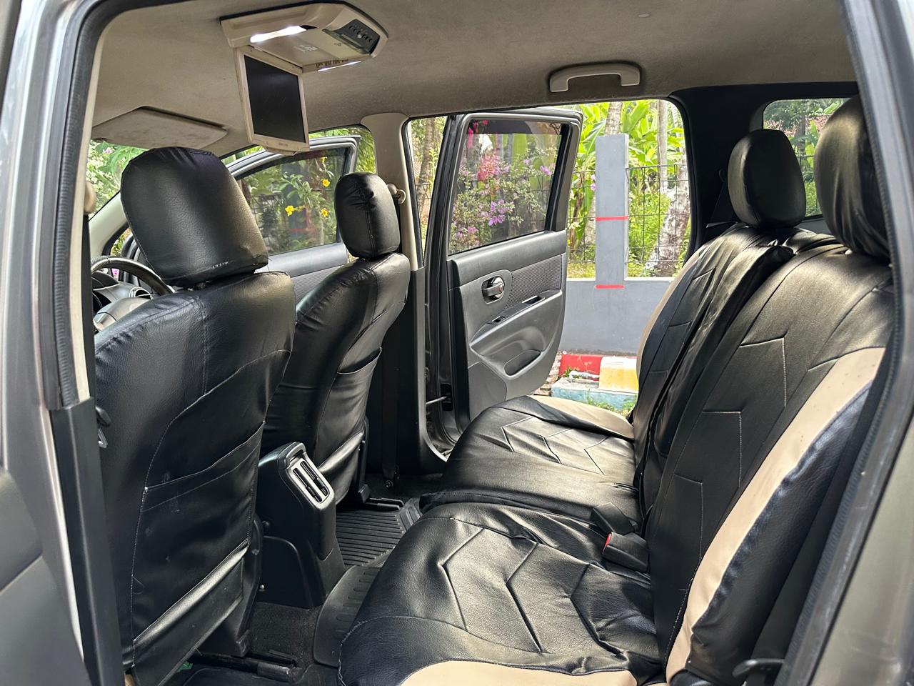 2011 Nissan Grand Livina 2011 Nissan Grand Livina