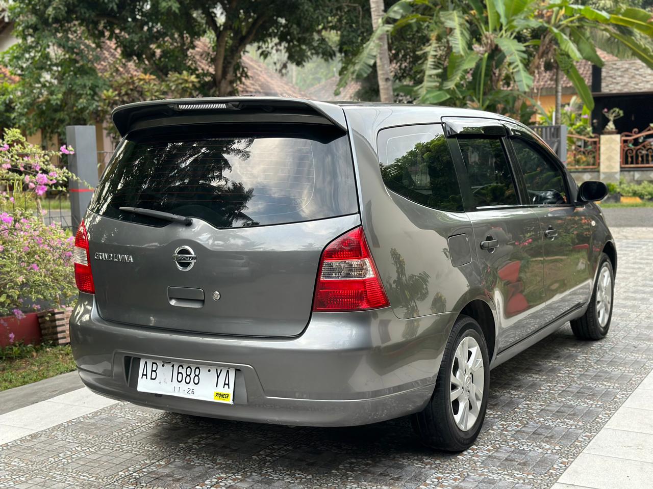 2011 Nissan Grand Livina 2011 Nissan Grand Livina