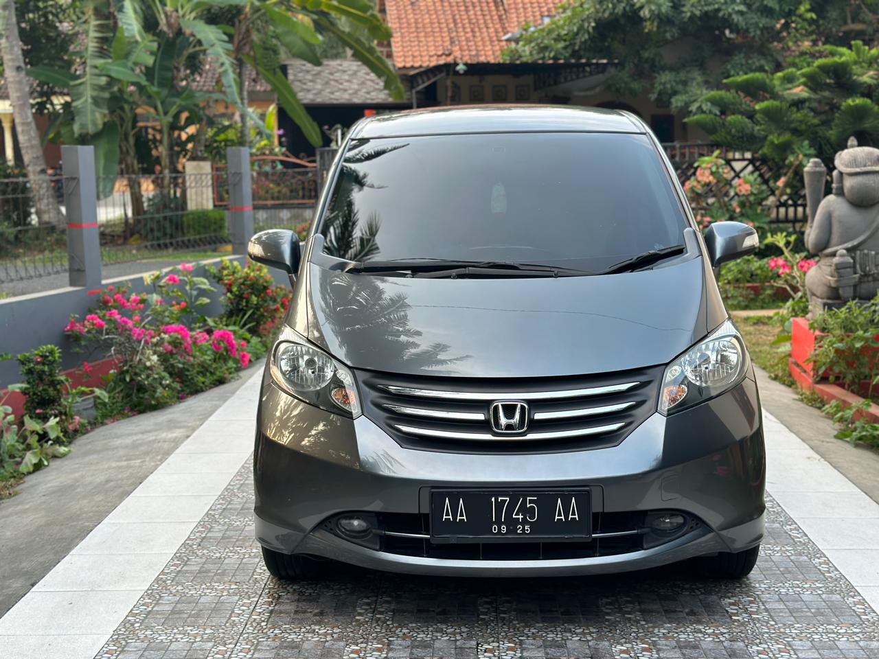 Second Hand 2010 Honda Freed Second Hand 2010 Honda Freed