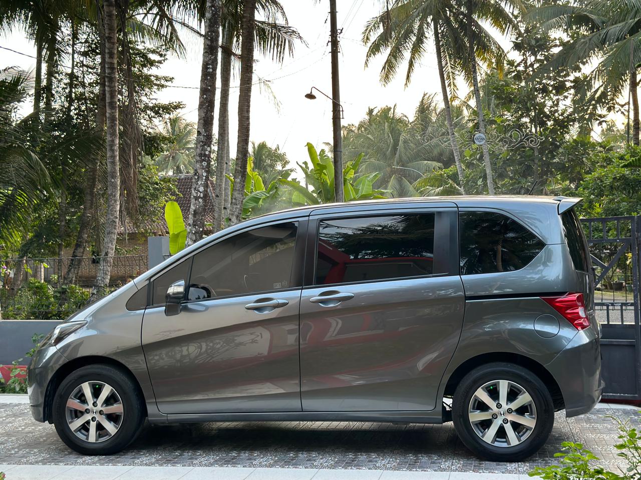 2010 Honda Freed 2010 Honda Freed