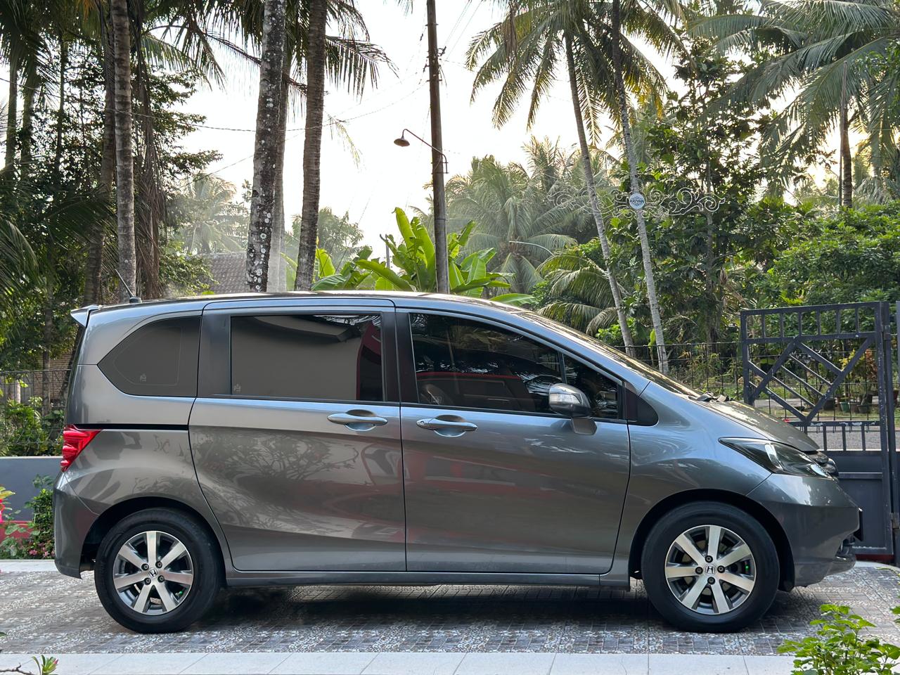 2010 Honda Freed 2010 Honda Freed