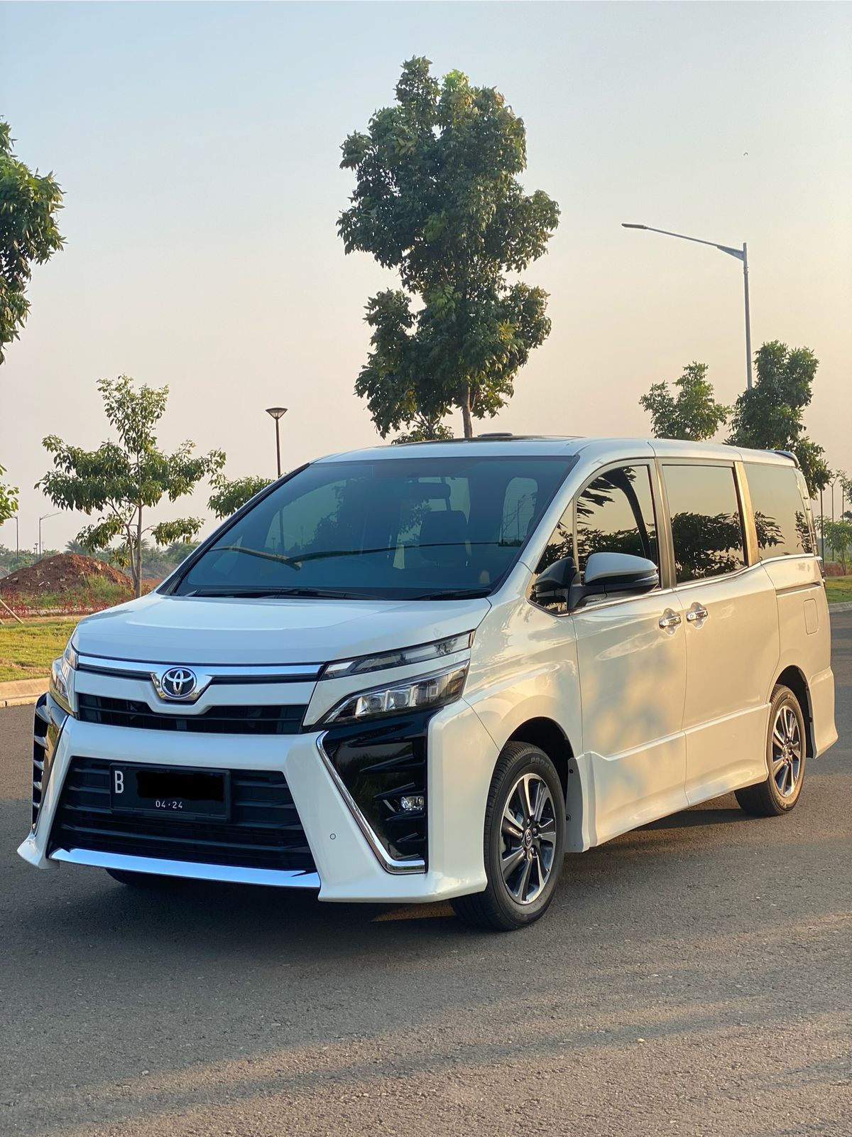 2019 Toyota Voxy 2.0 CVT 2019 Toyota Voxy 2.0 CVT
