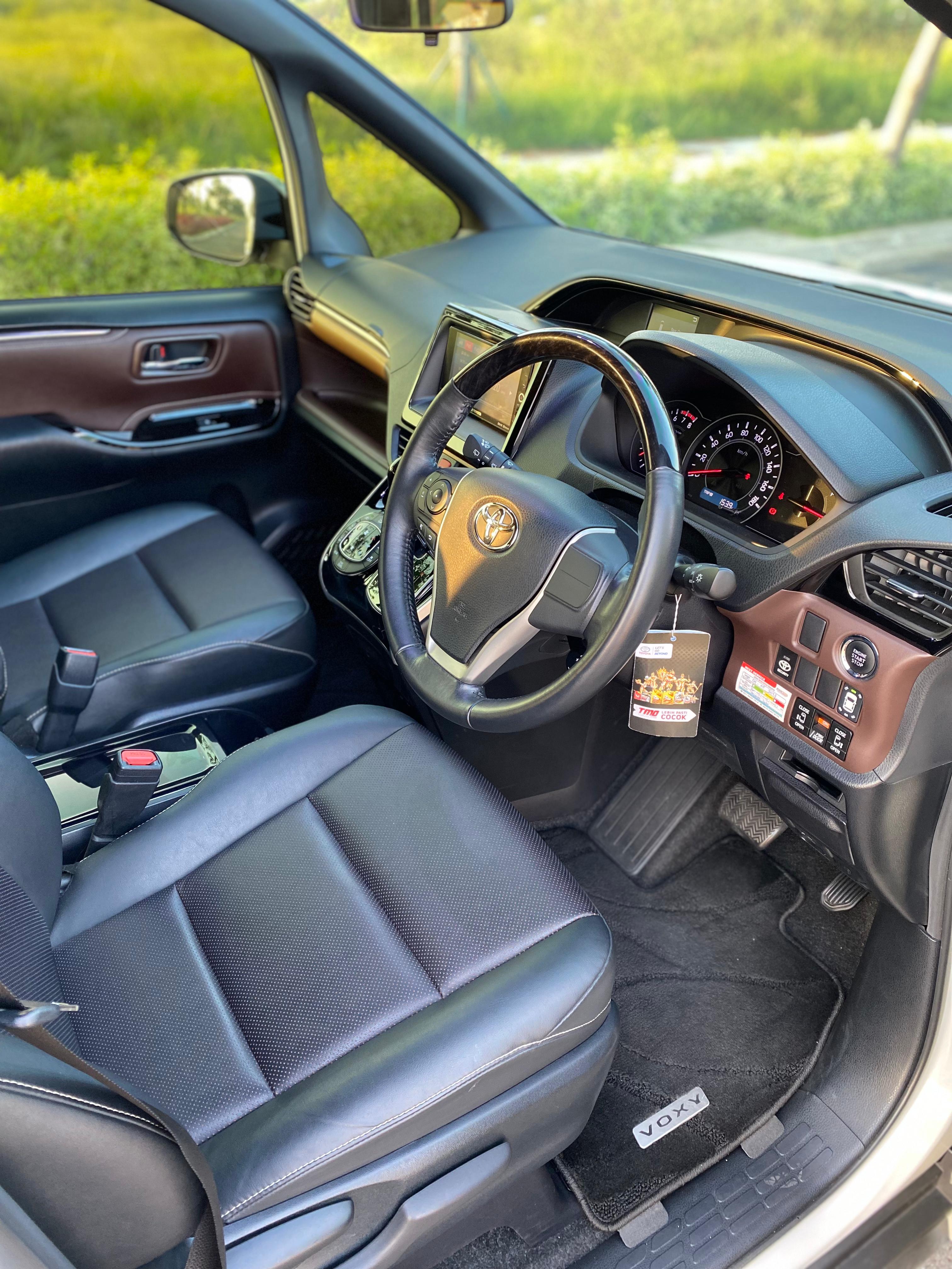 2019 Toyota Voxy 2.0 CVT 2019 Toyota Voxy 2.0 CVT