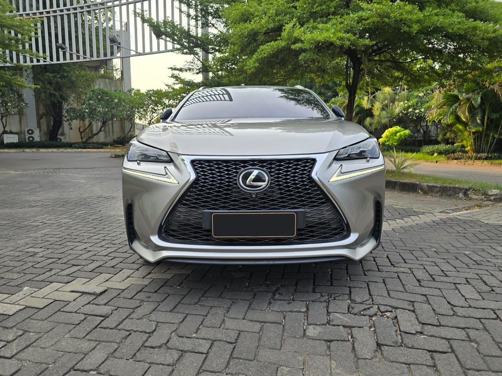 2015 Lexus NX 200 F-SPORT AT Bekas 2015 Lexus NX 200 F-SPORT AT Bekas