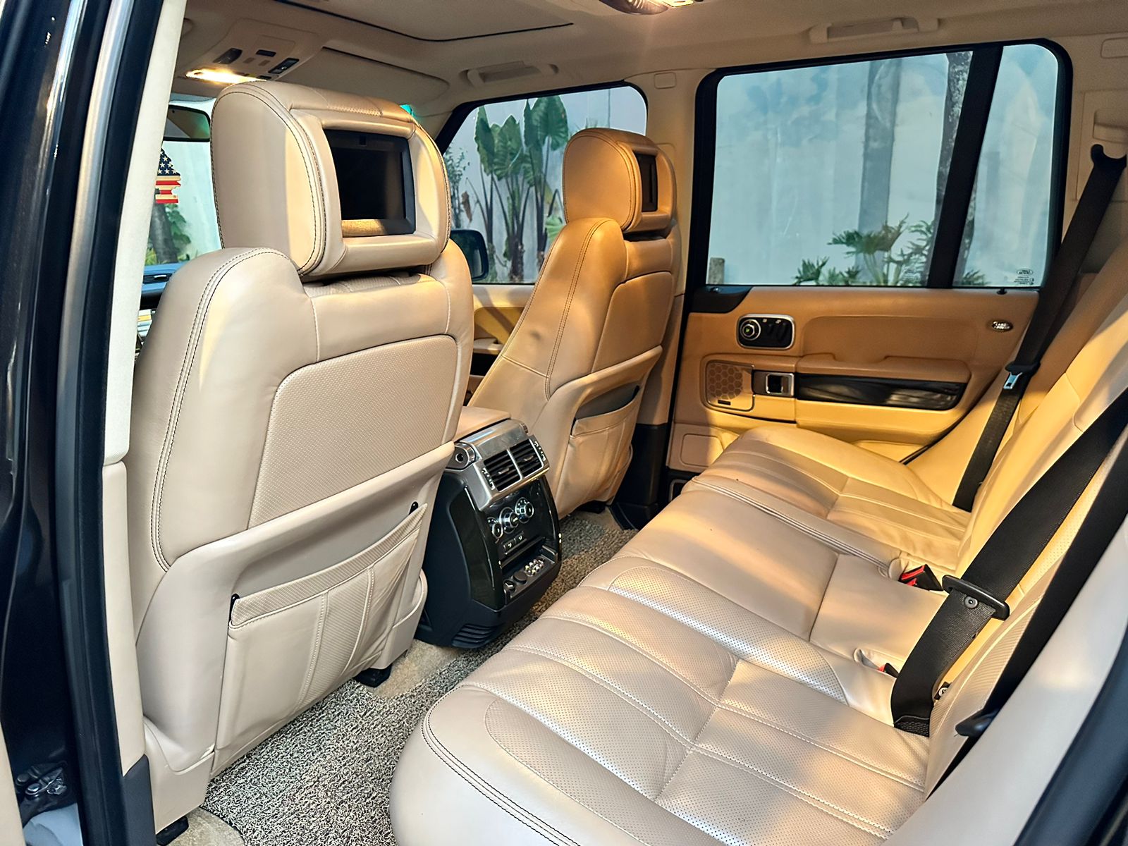 2011 Land Rover Range Rover Vogue 5.0 AUTOBIOGRAPHY AT 2011 Land Rover Range Rover Vogue 5.0 AUTOBIOGRAPHY AT